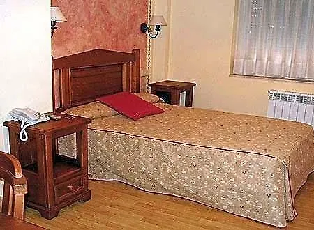 Hotel La Becera Peñausende